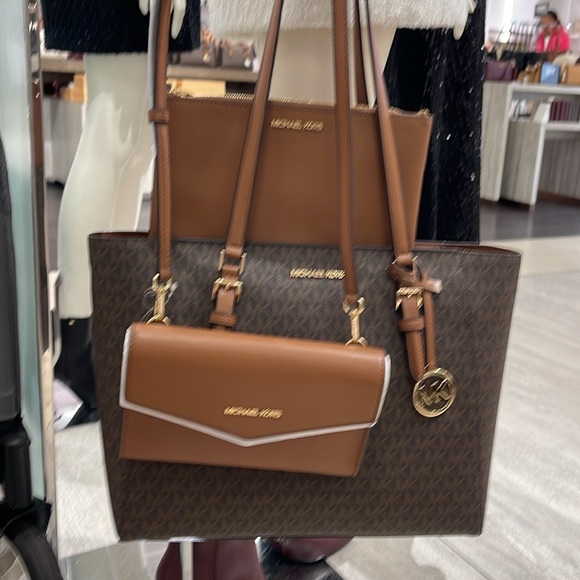 MICHAEL KORS JST TRAVEL MEDIUM DUFFLE SATCHEL SHOULDER CROSSBODY BAG MK BLACK - Picture 6 of 16